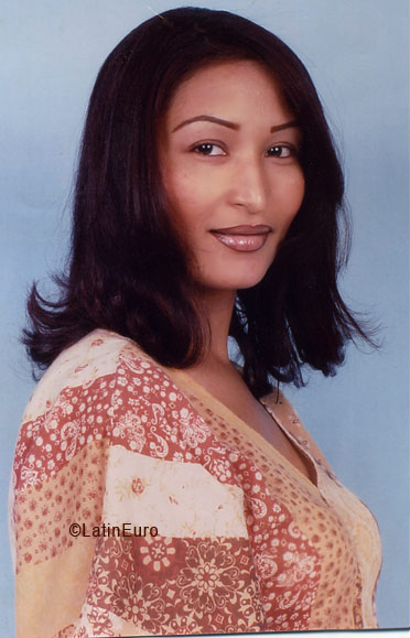 Date this georgeous Dominican Republic girl Nazira from Santo Domingo N2048