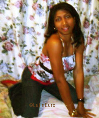 Date this nice looking Dominican Republic girl Carmen from Santo Domingo N2113