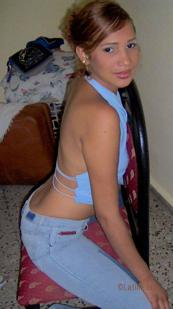 Date this cute Dominican Republic girl Winnie> from Santiago N2177