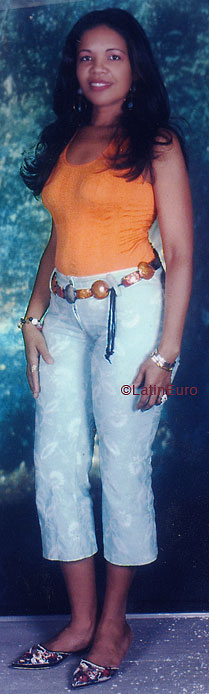 Date this hot Dominican Republic girl Yackelin from Santiago N2329
