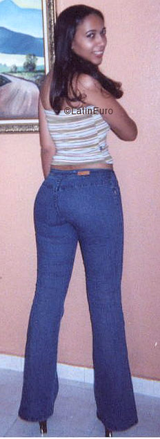 Date this happy Dominican Republic girl Maria from San Francisco de Macoris N2365