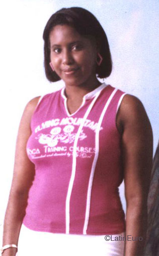 Date this good-looking Dominican Republic girl Mairelyn from Santo Domingo N2395