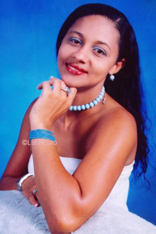 Date this sultry Dominican Republic girl Patricia from Santiago N2540