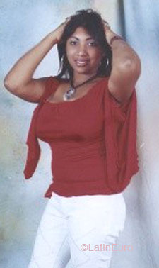 Date this voluptuous Dominican Republic girl Yenny from  N2616
