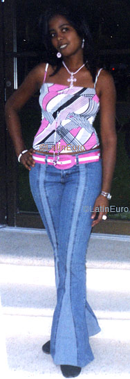 Date this georgeous Dominican Republic girl Angelina from Santo Domingo N2711