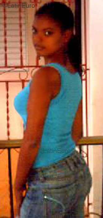 Date this attractive Dominican Republic girl Alexandra from Nagua N281