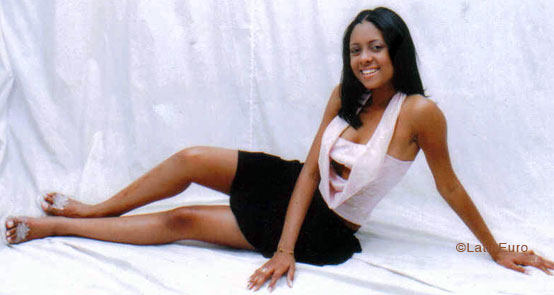 Date this sultry Dominican Republic girl Leidy from Santo Domingo N2831