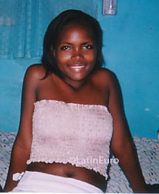 Date this nice looking Dominican Republic girl Cesarina from La Romana N2889