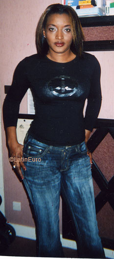 Date this delightful France girl Idrissa from  N3025