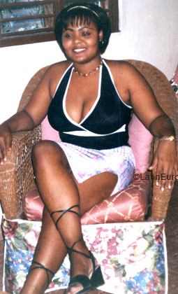 Date this pretty Dominican Republic girl Dominga from  N3285