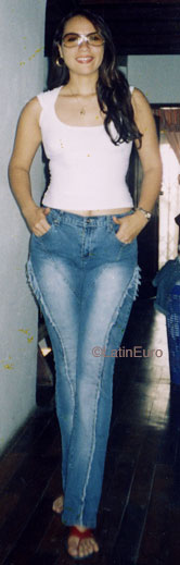 Date this young Panama girl Daniela from  N3313