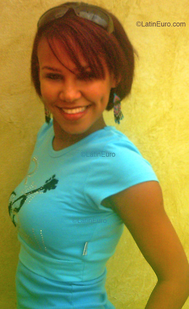 Date this stunning Dominican Republic girl Yahelianny from San Francisco de Macoris N359