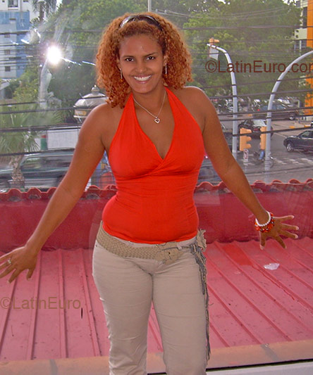 Date this happy Dominican Republic girl Sonia from Santiago N397