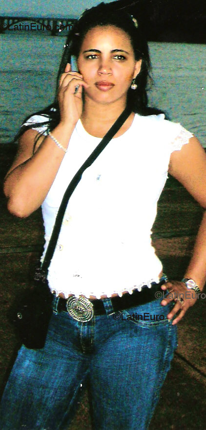 Date this gorgeous Dominican Republic girl Jocelyn from Santo Domingo N406