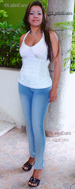 Date this athletic Dominican Republic girl Glenny from Santiago  N44