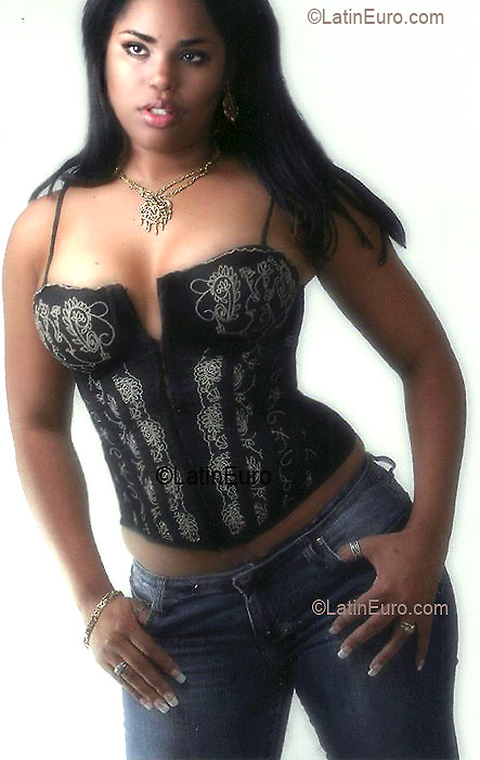 Date this lovely Dominican Republic girl Raiza from Santo Domingo N516