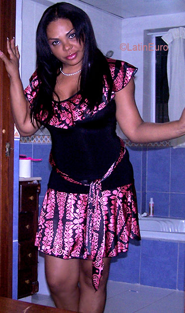 Date this good-looking Dominican Republic girl Mirian from Santo Domingo N543