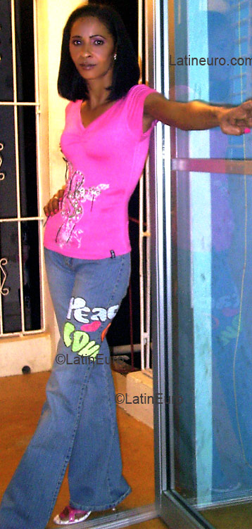 Date this fun Dominican Republic girl Altagracia from Santiago N561