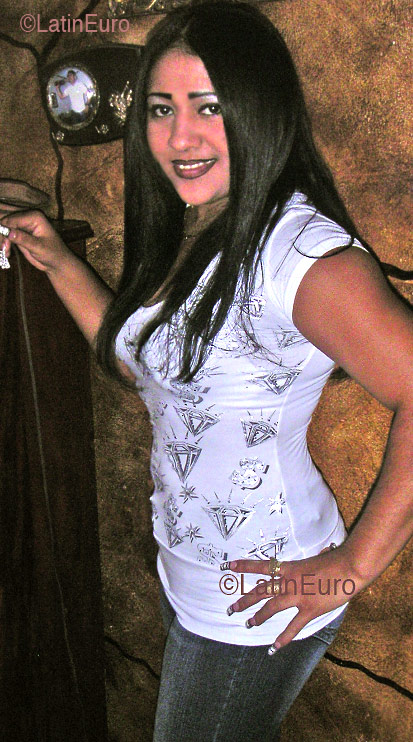 Date this hot Dominican Republic girl Yasilis from Santiago N648