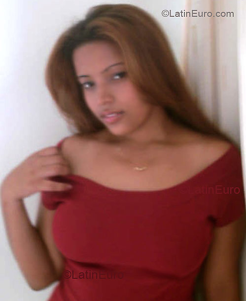 Date this athletic Dominican Republic girl Susette from  N656