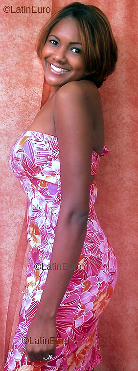 Date this charming Dominican Republic girl Loida from Santo Domingo N692