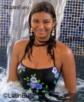 Date this happy Dominican Republic girl Lenny from Santo Domingo N71