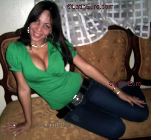 Date this stunning Dominican Republic girl Elibel from Santiago N743