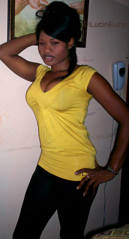 Date this charming Any Country girl Rainny from  N775