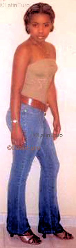 Date this nice looking Dominican Republic girl RafeLina from Santo Domingo N81