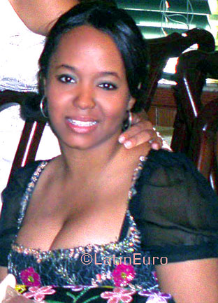 Date this passionate Dominican Republic girl Doris from Santo Domingo N855