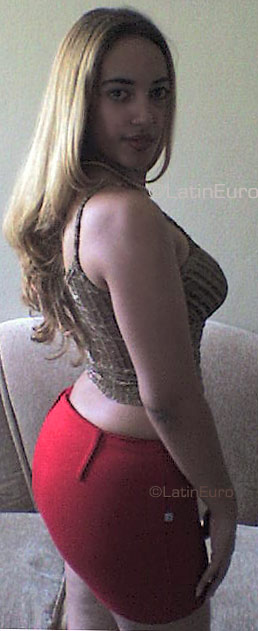 Date this hard body Dominican Republic girl Yenny from Santiago N858