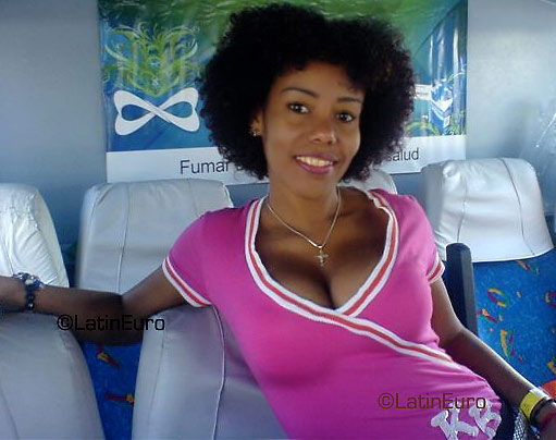 Date this stunning Dominican Republic girl Mariolis from Santo Domingo N876