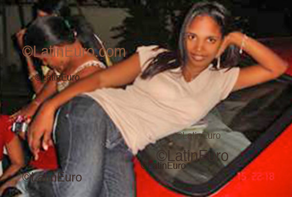 Date this funny Dominican Republic girl Soribel from Santo Dominigo N97
