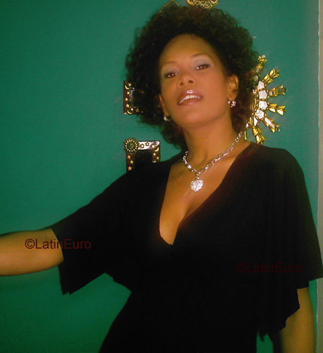 Date this beautiful Dominican Republic girl Miranda from Santo Domingo N975