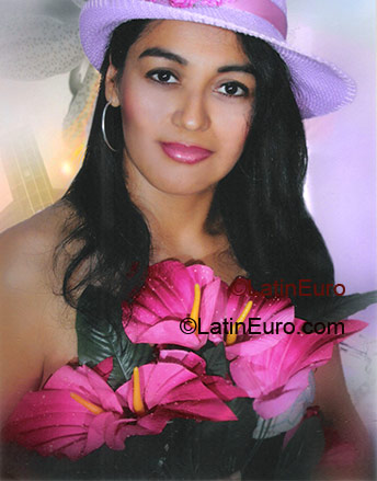 Date this good-looking Colombia girl Nubiola from Cali C9000