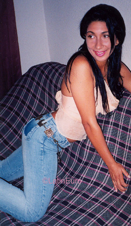 Date this sultry Brazil girl Cristiane from RIO DE JANEIRO B9971