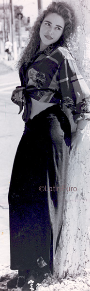 Date this delightful Brazil girl Adriana from GUARULHOS B9779