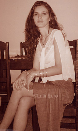 Date this lovely Brazil girl Chilene from ITAPERUNA B9712