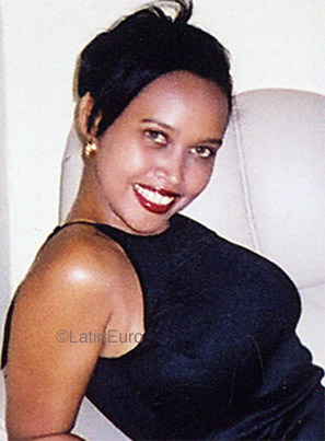 Date this delightful Brazil girl Eveline from RECIFE B9713