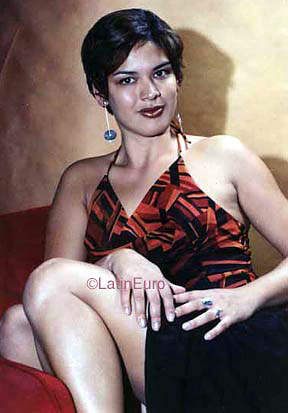 Date this gorgeous Brazil girl Keylla from UBERLANDIA B9670