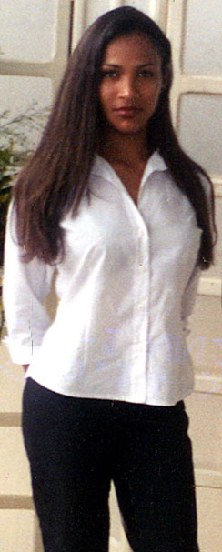 Date this good-looking Brazil girl Adriana from JACAREI B9473