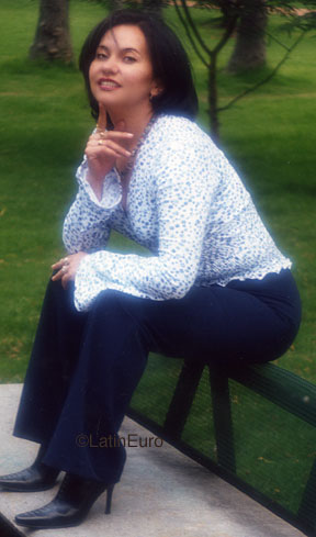 Date this nice looking Colombia girl Doris from Bogota C9973