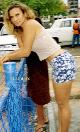 Date this lovely Brazil girl Darlen from  B9098