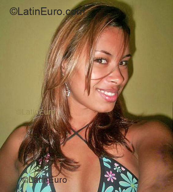 Date this sultry Brazil girl Talita from RIO DE JANEIRO B4802