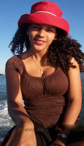 Date this hot Brazil girl Vanessa from  B5457