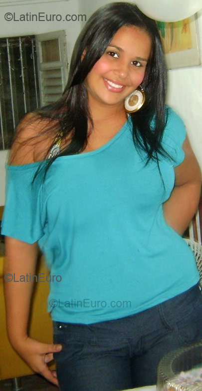 Date this sensual Brazil girl Cassia from Recife BR41