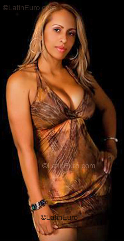 Date this exotic Colombia girl Sandra Yanet from Cali CO22