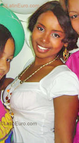 Date this sensual Dominican Republic girl Vanessa from Barahona DO37