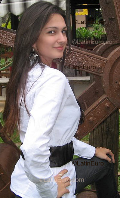 Date this lovely Brazil girl Raphaella from Belo Horizonte BR63