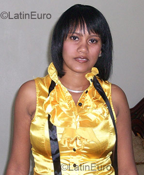 Date this hard body Dominican Republic girl Edileysi from Bani DO43